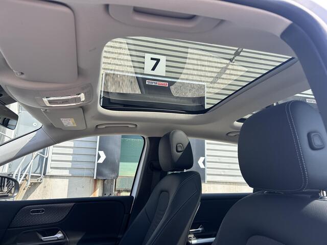 Mercedes-Benz B-KLASSE 250 e Luxury Line | Panoramadak | Trekhaak | Keyless Entry