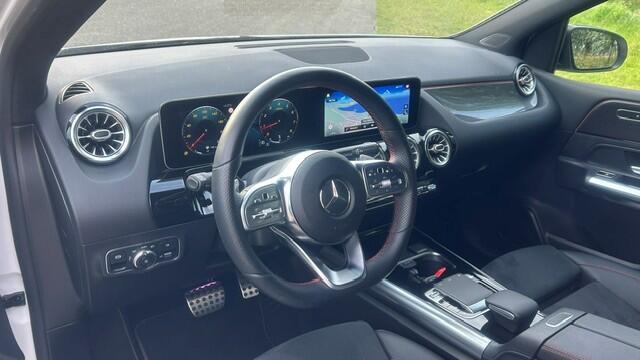 Mercedes-Benz B-KLASSE 200 BUSINESS SOLUTION AMG 29.000KM!! NAVIGATIE PREMIUM, APPLE CARPLAY, STOELVERWARMING, SFEERVERLICHTING, DODEHOEK ASSIST, RIJBAAN ASSIST, ELEC. ACHTERKLEP, PARKEERHULP, ACHTERUITRIJCAMERA, LED-LICHT, 18"AMG-VELGEN, ENZ. ENZ. FULL OPTIONS!!