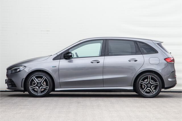 Mercedes-Benz B-KLASSE 250 e AMG Night Edition, Widescreen, Trekhaak, Camera, Hybride