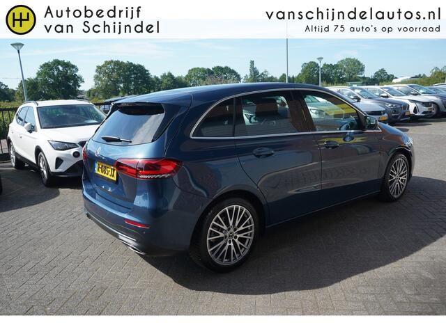 Mercedes-Benz B-KLASSE 180 LUXURY LINE SEPT 2022 ORIGINEEL NEDERLANDS DEALER ONDERHOUDEN ELECTR.TREKHAAK CAMERA LEDER STOELVERWARMING NAVI 18INCH PDC V+A CRUISE CLIMA BLUETOOTH ENZ...