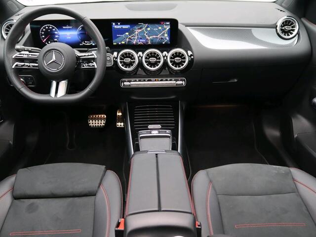 Mercedes-Benz B-KLASSE 250 e Business Solution AMG AMG Line | Panorama Schuif-Kanteldak | Parkeerpakket met achteruitrijcamera | Sfeerverlichting | EASY PACK achterklep | MultiBeam Ledkoplampen. Inclusief 24 maanden MB Certified garantie voor Europa.