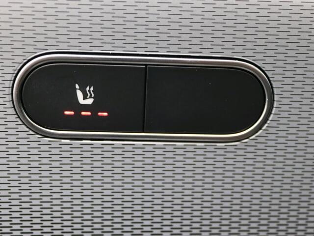 Mercedes-Benz B-KLASSE 180 Business Solution Trekhaak | Parkeerpakket met achteruitrijcamera | Stoelverwarming | Ledkoplampen. Inclusief 24 maanden MB Certified garantie voor Europa.
