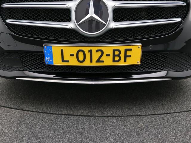 Mercedes-Benz B-KLASSE 180 Business Solution Luxury Trekhaak | Parkeerpakket met achteruitrijcamera | Ledkoplampen | Sfeerverlichting | Stoelverwarming. Inclusief 24 maanden MB Certified garantie voor Europa.