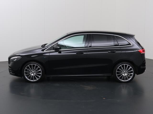 Mercedes-Benz B-KLASSE 250 e Premium Plus | AMG | Trekhaak | Multispaaks velgen | Stoelverwarming | Widescreen |