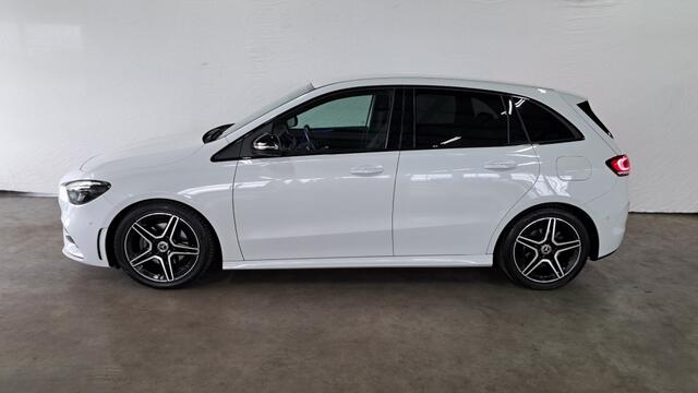 Mercedes-Benz B-KLASSE B180 Business Solution AMG Widescreen Sfeer Ledkoplampen
