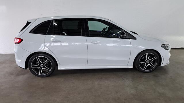 Mercedes-Benz B-KLASSE B180 Business Solution AMG Widescreen Sfeer Ledkoplampen