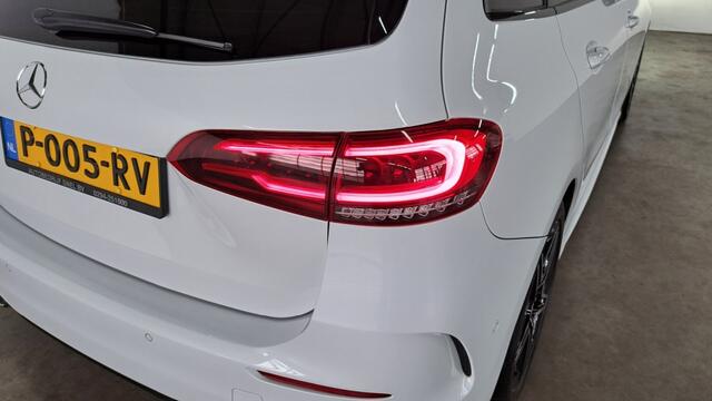 Mercedes-Benz B-KLASSE B180 Business Solution AMG Widescreen Sfeer Ledkoplampen