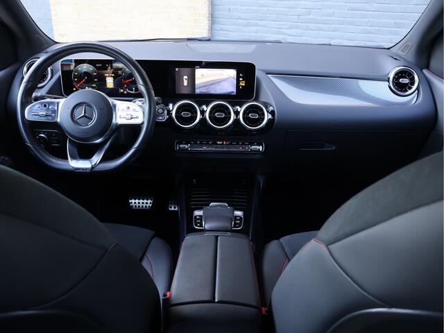 Mercedes-Benz B-KLASSE 250 AMG line 225PK Leder/Alcantara | NL Auto | Widescreen | Haak | Stoelverwarming
