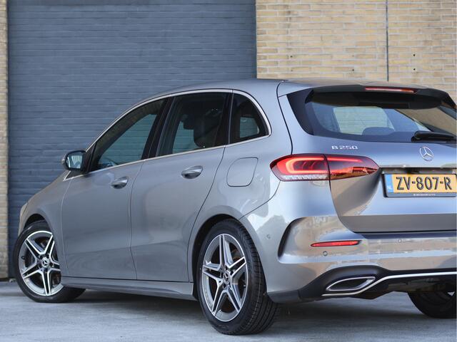Mercedes-Benz B-KLASSE 250 AMG line 225PK Leder/Alcantara | NL Auto | Widescreen | Haak | Stoelverwarming