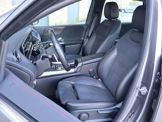 Mercedes-Benz B-KLASSE 250 AMG line 225PK Leder/Alcantara | NL Auto | Widescreen | Haak | Stoelverwarming