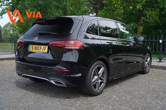 Mercedes-Benz B-KLASSE 180 AMG Line | Carbon & Nappa Leder | Navi | LED | Virtual Widescreen | Camera | PDC | Stoelverw.