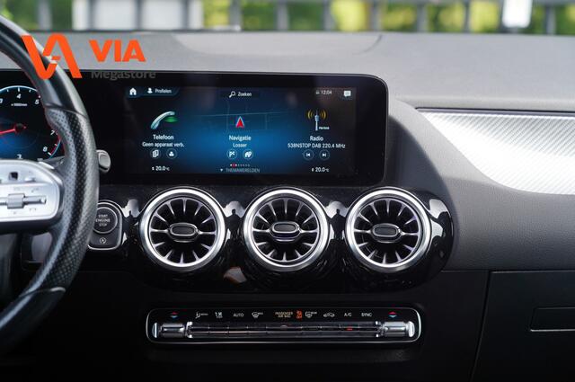 Mercedes-Benz B-KLASSE 180 AMG Line | Carbon & Nappa Leder | Navi | LED | Virtual Widescreen | Camera | PDC | Stoelverw.