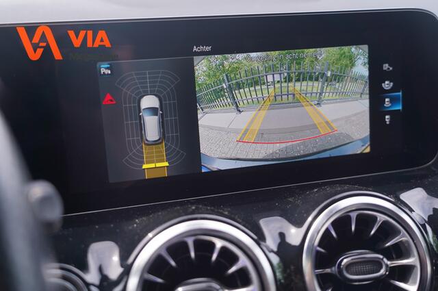 Mercedes-Benz B-KLASSE 180 AMG Line | Carbon & Nappa Leder | Navi | LED | Virtual Widescreen | Camera | PDC | Stoelverw.