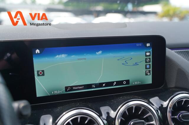Mercedes-Benz B-KLASSE 180 AMG Line | Carbon & Nappa Leder | Navi | LED | Virtual Widescreen | Camera | PDC | Stoelverw.