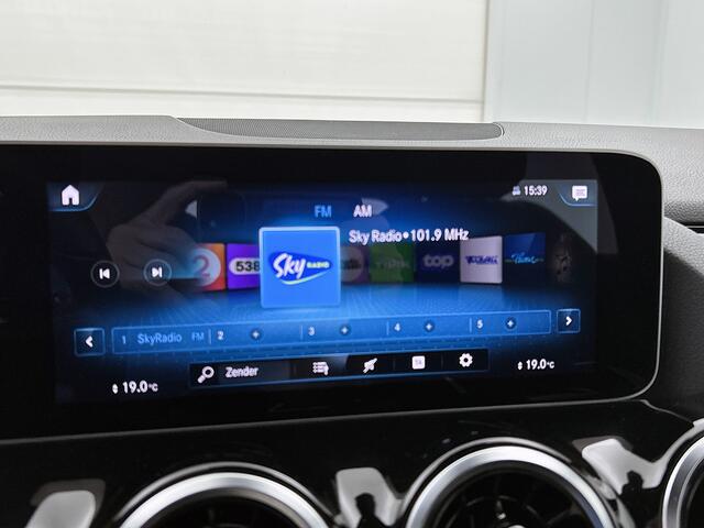 Mercedes-Benz B-KLASSE 180 Business Solution AMG | Stoelverwarming | AMG Line | Cruise Control | Inclusief 24 maanden Mercedes-Benz Certified garantie voor Europa.