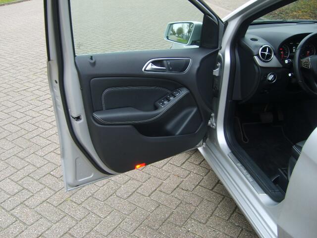 Mercedes-Benz B-KLASSE 200 Prestige Comfort automaat