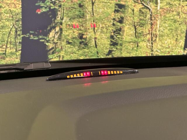 Mercedes-Benz B-KLASSE 180 Prestige | Panoramadak | Cruise Control | Parkeersensoren | Stoelverwarming | LED | Isofix |