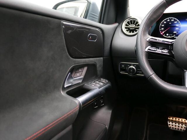 Mercedes-Benz B-KLASSE 250 e Business Solution AMG AMG Line | Panoramadak | Parkeerpakket met achteruitrijcamera | Sfeerverlichting | EASY PACK achterklep | MultiBeam Ledkoplampen. Inclusief 24 maanden MB Certified garantie voor Europa.