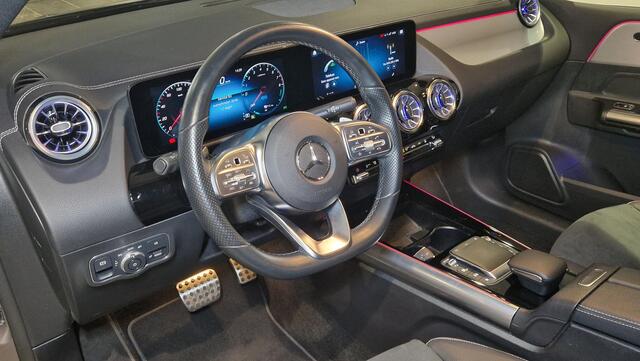 Mercedes-Benz B-KLASSE 250 e AMG Line Navigatie | Electrische stoelen met geheugen | Night pakket | Electrische trekhaak | Sfeerverlichting | Camera