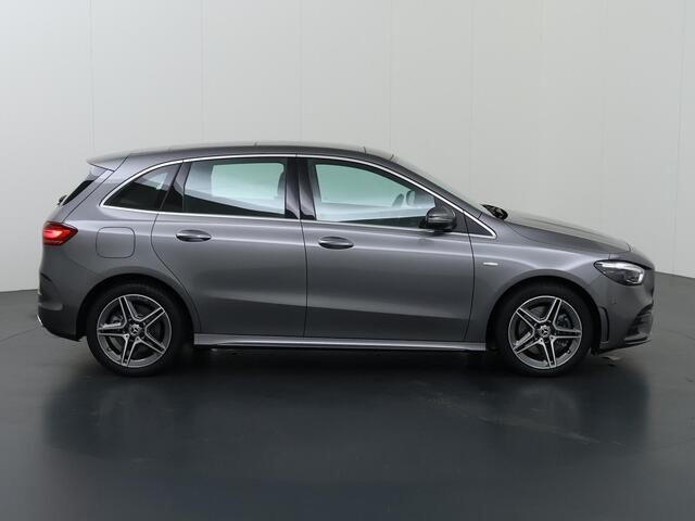 Mercedes-Benz B-KLASSE 250 e Business Solution AMG | Panoramadak | Memory | Trekhaak | Stoelverwarming | Widescreen | Sfeerverlichting |