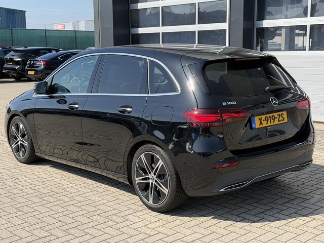 Mercedes-Benz B-KLASSE 180 Luxury Line | LED | Leder | Lichtmetalen velgen 18" | Trekhaak elektrisch wegklapbaar