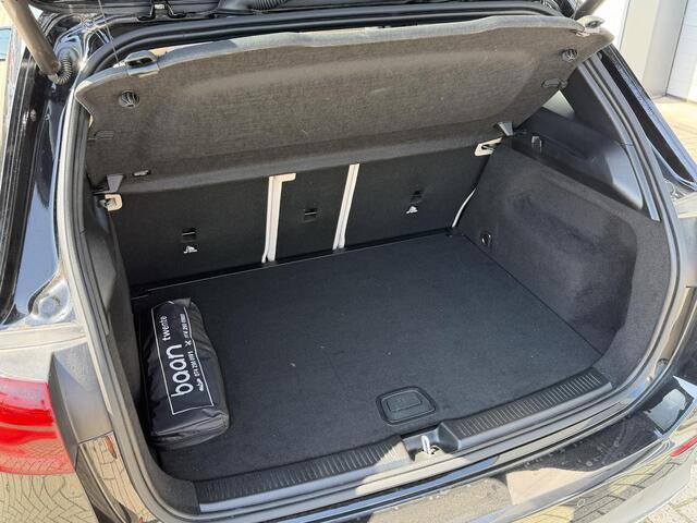 Mercedes-Benz B-KLASSE 180 Luxury Line | LED | Leder | Lichtmetalen velgen 18" | Trekhaak elektrisch wegklapbaar