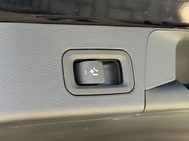 Mercedes-Benz B-KLASSE 180 Luxury Line | LED | Leder | Lichtmetalen velgen 18" | Trekhaak elektrisch wegklapbaar