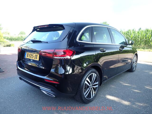 Mercedes-Benz B-KLASSE 200 Business Solution Luxury / SPORTLEER / SFEERVERLICHTING / NAVI / STOELVERWARMING