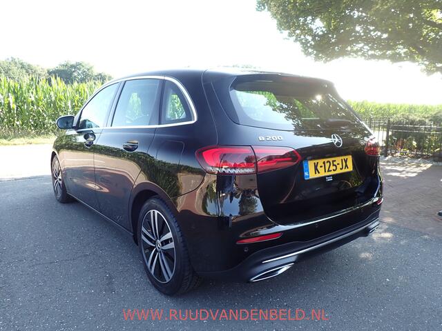 Mercedes-Benz B-KLASSE 200 Business Solution Luxury / SPORTLEER / SFEERVERLICHTING / NAVI / STOELVERWARMING