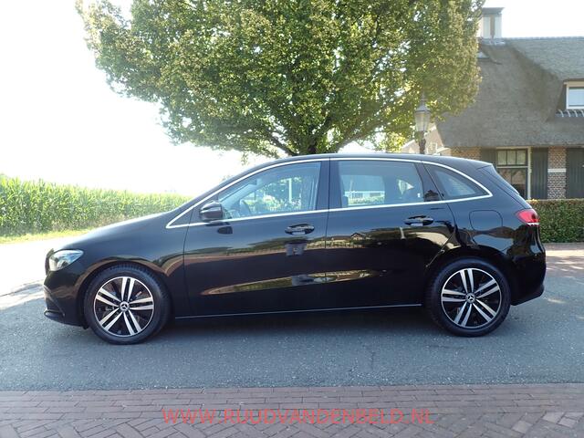 Mercedes-Benz B-KLASSE 200 Business Solution Luxury / SPORTLEER / SFEERVERLICHTING / NAVI / STOELVERWARMING