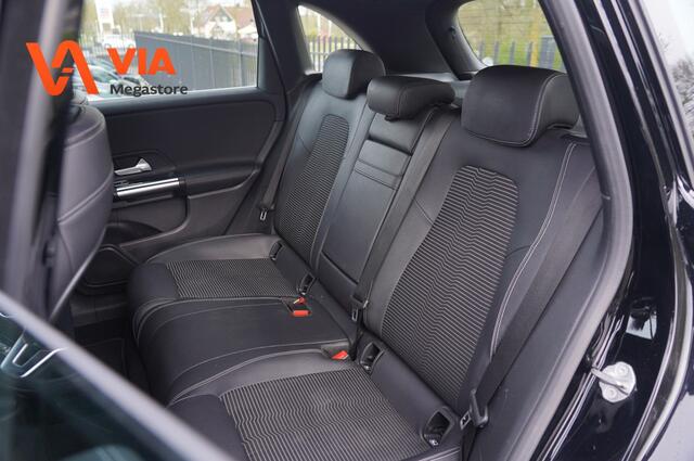 Mercedes-Benz B-KLASSE 200 | LED | PDC | Halfleer | Stoelverw. | Climate | Camera | Adaptive Cruise |