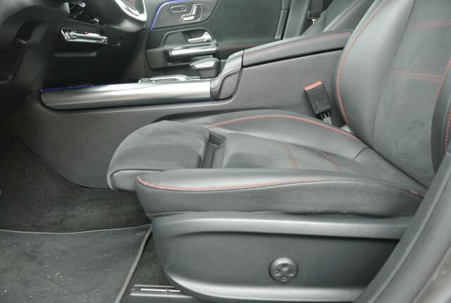 Mercedes-Benz B-KLASSE 200 Business Solution AMG | Panoramadak | Sfeerverlichting | Memory Seats |