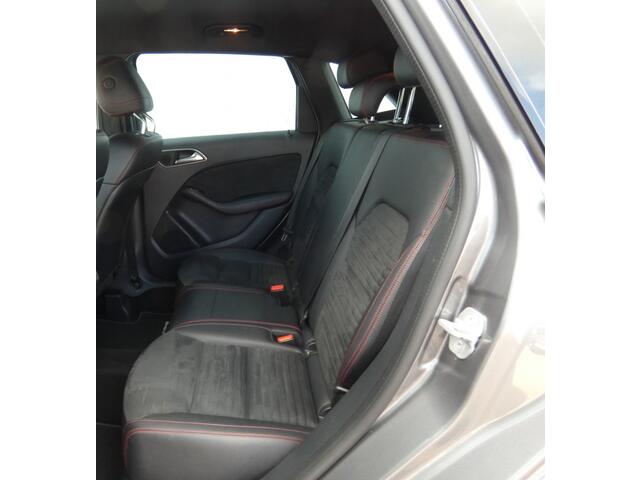 Mercedes-Benz B-KLASSE 180 AMG Edition Automaat,Clima,Cruise,Navi,Trhaak