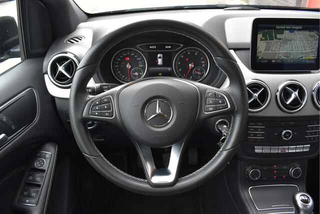 Mercedes-Benz B-KLASSE 180 Ambition AMG NL-auto, N.A.P, 2e eigenaar, LED
