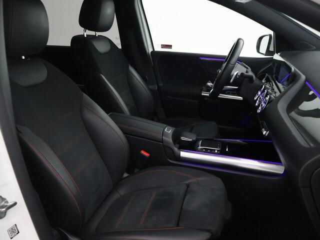 Mercedes-Benz B-KLASSE 200 163 PK AUT. AMG SPORT + SFEERVERLICHTING | CAMERA | WIDESCREEN | STOELVERW.