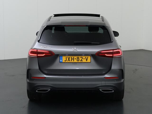 Mercedes-Benz B-KLASSE 250 e AMG Line | Panoramadak | Night pakket | Widescreen | Sfeerverlichting | Stoelverwarming |