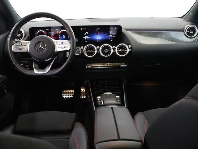 Mercedes-Benz B-KLASSE 250 e AMG Line | Panoramadak | Night pakket | Widescreen | Sfeerverlichting | Stoelverwarming |