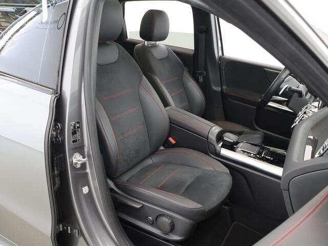 Mercedes-Benz B-KLASSE 250 e AMG Line | Panoramadak | Night pakket | Widescreen | Sfeerverlichting | Stoelverwarming |