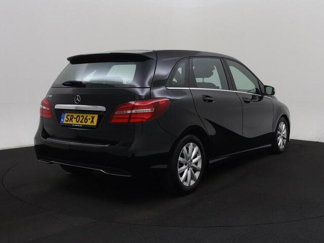 Mercedes-Benz B-KLASSE 180 Bns+ Automaat Nav/Camera/Stoelverw./Led /Comfort.Stoelen/Donkere.Hemel/Keyless