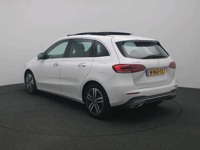 Mercedes-Benz B-KLASSE 180 Premium Plus Ledkoplampen | Parkeerpakket met achteruitrijcamera | Sfeerverlichting | Panorama Schuif-Kanteldak | Sound system. Inclusief 24 maanden Mercedes-Benz Certified garantie voor Europa.