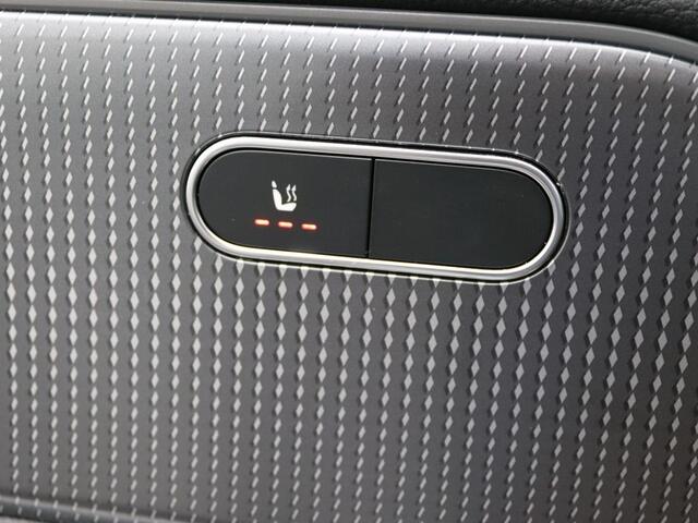 Mercedes-Benz B-KLASSE 180 Premium Plus Ledkoplampen | Parkeerpakket met achteruitrijcamera | Sfeerverlichting | Panorama Schuif-Kanteldak | Sound system. Inclusief 24 maanden Mercedes-Benz Certified garantie voor Europa.