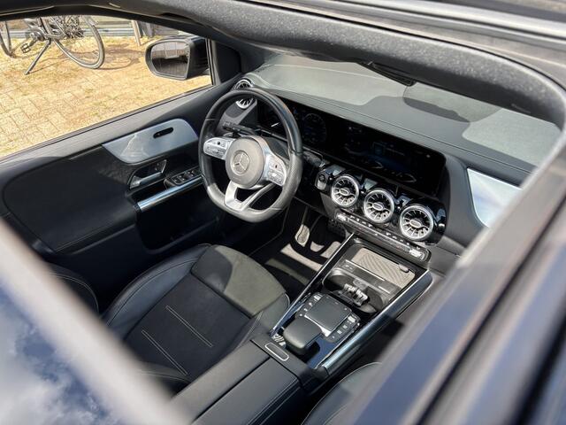 Mercedes-Benz B-KLASSE 250 e AMG / Schuifkanteldak / Trekhaak Afneembaar / Nieuwe Allseason Banden / SOH 92.1,% /