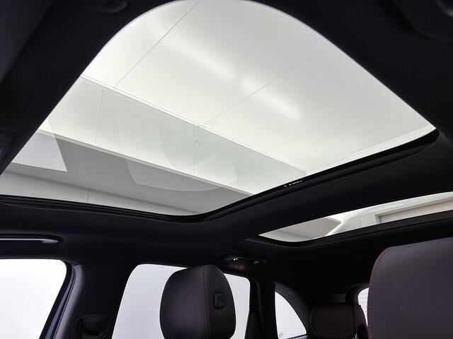 Mercedes-Benz B-KLASSE 180 Launch Edition Premium Plus | Trekhaak | Panoramadak | Multibeam LED | Stoelgeheugen | Sfeerverlichting |