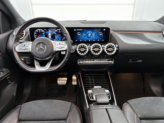 Mercedes-Benz B-KLASSE 180 Launch Edition Premium Plus | Trekhaak | Panoramadak | Multibeam LED | Stoelgeheugen | Sfeerverlichting |