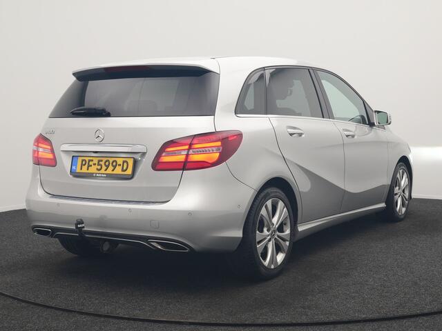 Mercedes-Benz B-KLASSE 180 123pk Dealer O.H | Trekhaak | Camera | Cruise Control | Led Koplampen | Navigatie | Lederen Sportstoelen | 17"L.M |