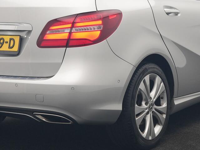 Mercedes-Benz B-KLASSE 180 123pk Dealer O.H | Trekhaak | Camera | Cruise Control | Led Koplampen | Navigatie | Lederen Sportstoelen | 17"L.M |