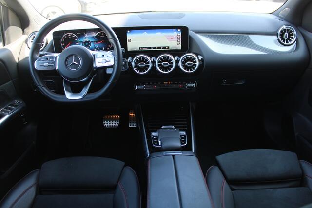 Mercedes-Benz B-KLASSE 180 AUT7 AMG LINE SFEER KEY-LESS GO CARPLAY <<43.554KM>>