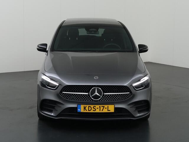 Mercedes-Benz B-KLASSE 250e Business Solution AMG | Panoramaschuifdak | Night | Winter pakket | Trekhaak | Stoelverwarming |