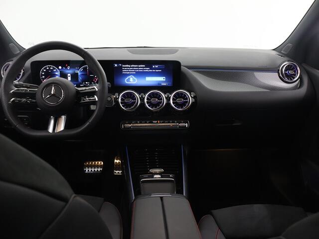 Mercedes-Benz B-KLASSE 250e Business Solution AMG | Panoramaschuifdak | Night | Winter pakket | Trekhaak | Stoelverwarming |