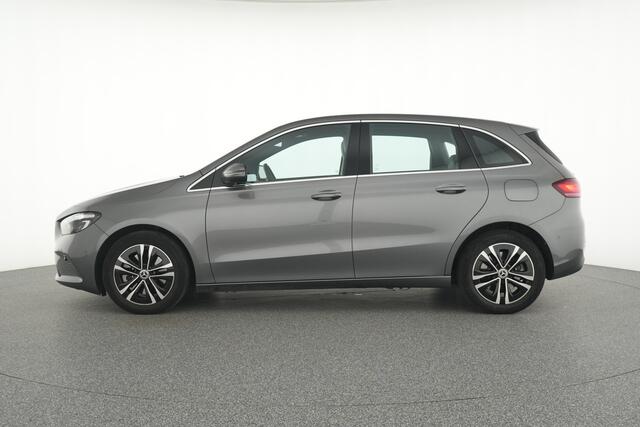 Mercedes-Benz B-KLASSE 250 e Business Plug-In Hybride Ledkoplampen | Parkeerpakket met achteruitrijcamera | Stoelverwarming | Elektrisch inklapbare buitenspiegels. Inclusief 24 maanden Mercedes-Benz Certified garantie voor Europa.